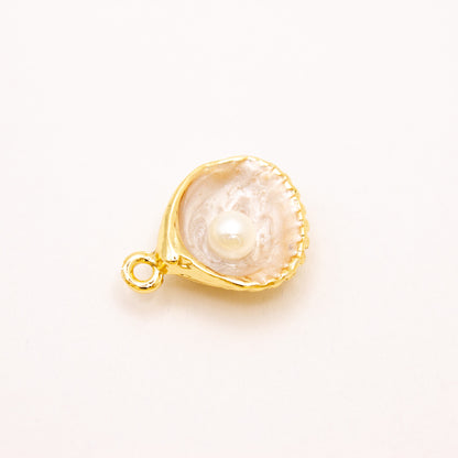 Pearl Pendant in Oyster Shell